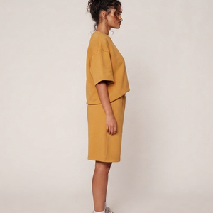 Artículo en Oferta: Conjunto de 2 Piezas para Mujer, 100% Algodón, Color Sólido, Camiseta Holgada y Pantalones Cortos con Hombros Caídos - Product Image 3