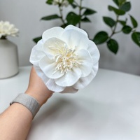 VADEE Kerajinan Tangan Bunga Kayu Sola Camellia Putih Tunggal Berkelanjutan Ukuran 8.5 CM Model Batang Serat Tanaman Sesbania VDXXX-077