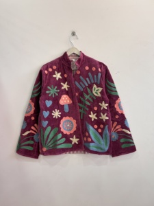 เสื้อแจ็คเก็ตปักลายซูซานีสไตล์วินเทจทำมือจากอินเดีย  ไซส์เดียว  เสื้อแจ็คเก็ตกำมะหยี่สำหรับผู้หญิง - Product Image 2