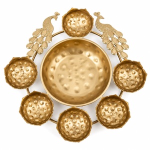 Ensemble de porte-bougies chauffe-plat en laiton fait main avec bol central pour activités religieuses et arrangements décoratifs de bougies - Product Image 5