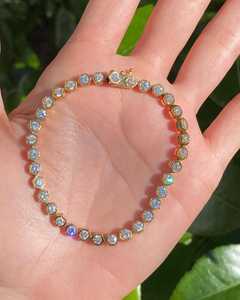 Pulsera de tenis hexagonal de oro macizo de 14k al por mayor con diamantes cultivados en laboratorio de corte redondo de 7.65ct, diseño único para uso diario y en capas, fabricación de enlaces. - Product Image 3