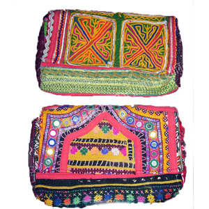 Bolso de mano tipo sobre tradicional Banjara con cuentas de turquesa, estilo étnico tribal bohemio gitano, bordado a mano, para la noche. - Product Image 4