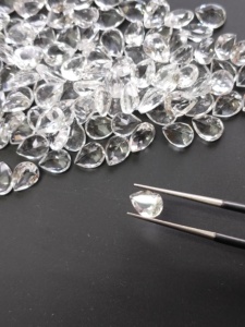 Topacio Blanco Natural 8x6MM Corte Pera, la Mejor Calidad, Piedra Preciosa Suelta Personalizable para Joyería, Red Mountain Gems - Product Image 1