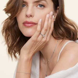 Anillo de Compromiso Apilable Valencia de Oro Blanco Sólido de 10K con Diamante Cultivado en Laboratorio, Banda de Eternidad Ancha de 1.4mm, Joyería de Oro Auténtico - Product Image 4