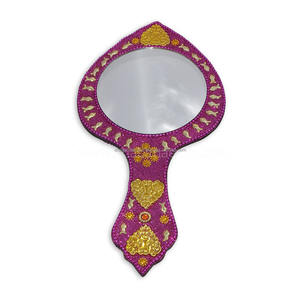Miroir à main luxueux fait main, doré, perlé, avec poignée décorative et perles blanches, pour le maquillage et les cadeaux - Product Image 3