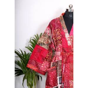 Kimono Kantha hecho a mano con parches de seda, estilo japonés, ropa de playa, estilo bohemio, abrigo de invierno multicolor con cinturón. - Product Image 3