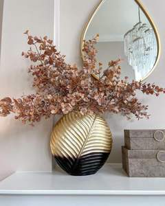 Vase de table moderne transparent en métal doré pour une décoration festive de la maison avec une brillance attrayante - Product Image 2