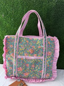 กระเป๋าโท้ทผ้าฝ้ายแท้ 100% ลายดอกไม้เย็บติดกัน พร้อมซิปแต่งระบายสีชมพู สไตล์โบฮีเมียน กระเป๋าช้อปปิ้งแบบมีฉนวนกันความร้อน สำหรับผู้ค้าส่ง - Product Image 5