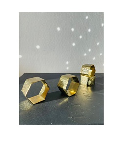 Élégant porte-serviettes en métal design pour table de luxe et décoration intérieure - Product Image 3