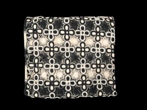 Tissu en coton GPO géométrique noir et blanc de qualité supérieure, directement de l'usine - Matière en dentelle guipure à contraste élevé pour robes - Product Image 3