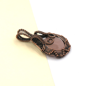 Collier pendentif en quartz rose fait main, enveloppé de fil, 24 mm, pierre précieuse naturelle, chaîne en corde plaquée or 18 carats, bijou bohème tendance - Product Image 4