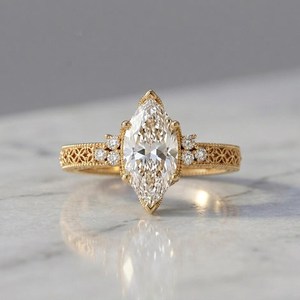 Anillo de Compromiso Art Deco con Diamante de Corte Marquesa de 2.02CT VS1, Filigrana Floral, Oro Sólido de 14K, Joyería Fina, Cultivado en Laboratorio - Product Image 1