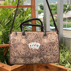 Sac de sport de style vintage unisexe en cuir véritable usiné à la main avec fermeture à glissière personnalisée pour les voyages d'affaires ou un usage personnel - Product Image 4