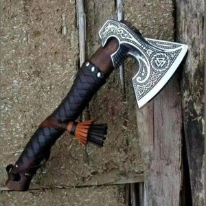 Cabeza de Hacha Tomahawk Personalizada, Hecha a Mano, con Hoja con Patrón y Mango Envuelto en Cuero, Grado DIY para Trabajos en Madera y Uso en Campamentos al Aire Libre - Product Image 5