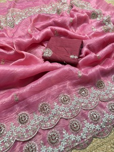 ผ้าไหมพรีเมียม Nagma Sarees รุ่น Gold Crush พร้อมผ้าปัลลู C ปักดิ้นหลายสี และขอบผ้าลายอาร์โคคัท ขายส่งสำหรับงานปาร์ตี้สุดหรู - Product Image 2