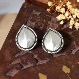 Pendientes Meera Jaipur con Tachuelas de Plata - Product Image 4