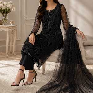 Ensemble de costume pakistanais en tulle orné de perles et de cristaux pour femmes – Salwar Kameez de créateur pour les occasions spéciales avec Kurta richement brodée à la main - Product Image 1