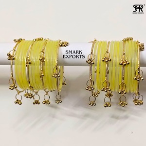 Ensemble de bracelets en verre de 2 mm style Kashmiri, plaqué or Ghungru, 32 pièces, bijoux traditionnels indiens Chudi pour femmes, ensemble de mariée pour toutes les occasions - Product Image 3