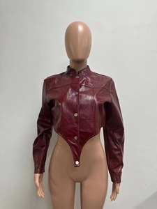 Chaqueta de Cuero Sintético Color Borgoña para Mujer, Corta, Sin Mangas, Estilo Motero, con Cuello con Tachuelas y Botones al Frente, para Otoño - Product Image 5