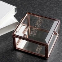 Boîte à bijoux rectangulaire en verre de style européen avec garniture en laiton doré, couvercle à charnière, étui de présentation, organisateur élégant pour la décoration de la maison, cadeau