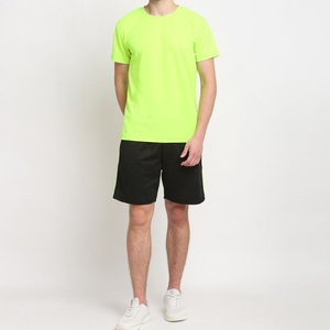 เสื้อยืดคอกลมสีเขียวนีออนสำหรับผู้ชาย ชุดกางเกงขาสั้นสีดำ ผ้าทอแห้งเร็ว ระบายอากาศได้ดี โพลีเอสเตอร์ 100% ชุดลำลองฤดูร้อน คุณภาพสูง - Product Image 1