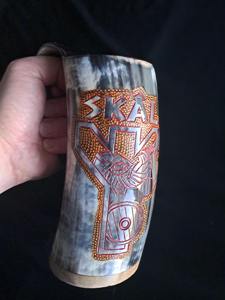 Mug en corne naturelle, fait main, pour hydromel, bière, festivals vikings et célébrations médiévales - Product Image 4