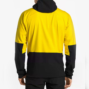 เสื้อแจ็คเก็ตผู้ชายแบบมีฉนวนกันความร้อน ผ้า softshell กันน้ำ ด้านนอกบุด้วยผ้า soft thermal ให้ความอบอุ่น ยืดหยุ่นได้ กระชับรูปร่าง เหมาะสำหรับการเดินป่า - Product Image 4
