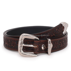 Ceinture en cuir véritable marron foncé personnalisée, style western, avec boucle en laiton plaqué argent gravée de motifs floraux et attache de ceinture. - Product Image 1