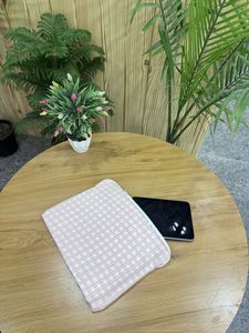 Funda acolchada de algodón para portátil, diseño floral, con cremallera, protectora, hecha a mano, de primera calidad. - Product Image 2