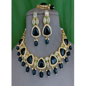 ชุดสร้อยคอพร้อมต่างหูประดับมอยส์ซาไนต์ชุบทองคุณภาพพรีเมียมสุดพิเศษ สำหรับงานแต่งงานและงานเลี้ยง คอลเลคชั่นสำหรับผู้หญิง - Product Image 2