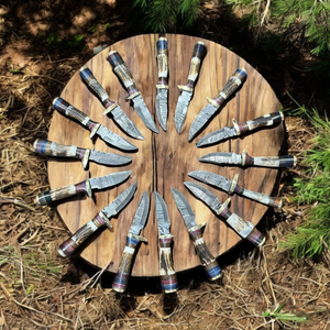 Couteau de chasse artisanal en acier inoxydable avec couteau à dépecer incurvé confortable fait main, manche en bois Pakka et étui en cuir - Product Image 1