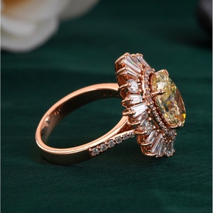 Anillo Halo Sunburst de Oro Rosa de 14K con Diamante Ovalado Amarillo Fantasía de 3.56 CT Cultivado en Laboratorio, Anillos con Diamantes Creados en Laboratorio - Product Image 3