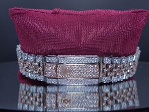 Reloj de Edición Limitada para Hombre, con 25 Diamantes Moissanite, Movimiento de Cuarzo ETA, Acero Inoxidable, Corte Redondo Completo - Product Image 4