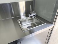 Remorque alimentaire remorquable durable pour hot-dogs, snacks et glaces, avec équipement personnalisé, cadre en aluminium résistant à la rouille