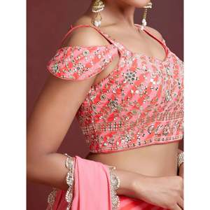 Conjunto de Lehenga Choli de Organza Bordada para Mujer Talla Grande en Color Rosa - Product Image 4