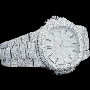 Reloj de Moda Hip Hop Personalizado con Caja Cuadrada y Bisel Único, Fecha Automática, Dos Tonos, Diamantes Moissanite - Product Image 4