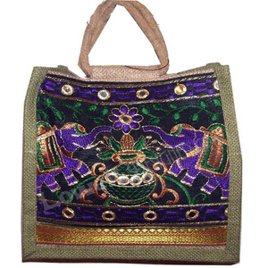 กระเป๋าผ้าแคนวาสปักลายโบฮีเมียน LOWELL CRAFT ลายช้าง ปิดซิป ซับในผ้าปอกระเจา สำหรับช้อปปิ้งทุกฤดู รุ่น Model - Product Image 3
