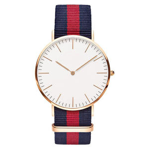 Montre à quartz de luxe décontractée pour hommes et femmes, avec cadran personnalisé, marque OEM, étanche, mouvement Miyota 40 mm - Product Image 3