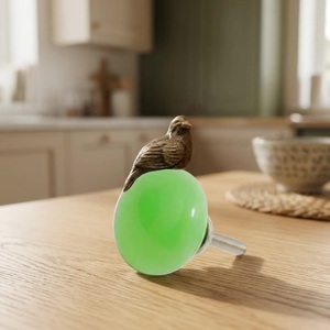 Poignée de meuble ronde en forme d'oiseau, en résine verte, bois et métal, moderne, pour tiroir de cuisine, écologique, installation facile - Product Image 3