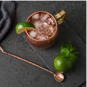 Mug à Moscow Mule en cuivre martelé 500ml pour les fournisseurs en gros de boissons, les bars, les détaillants et les distributeurs mondiaux d'articles de cuisine - Product Image 3