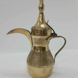 Théière décorative en métal pour café et thé, idéale pour la maison, la cuisine, les restaurants et les cafés - Product Image 1