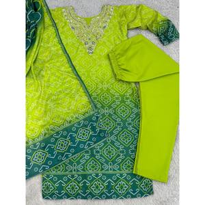 Conjunto de Traje Elegante para Mujer con Hermoso Estampado Digital y Adornos de Perlas - Product Image 2