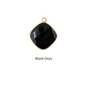 Pendentif en Onyx Noir Taille Coussin, Plaqué Or, Serti, Pierre Facettée, Breloque 15x15mm, Fourniture de Fabrication de Bijoux Faits Main, Cadeau Pierre de Naissance - Product Image 1