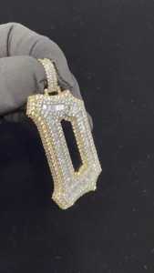 Pendentif de luxe en or 18 carats rempli de moissanite, lettre D, taille brillant, serti griffe, plaqué rhodium, style hip-hop, unisexe, pour usage quotidien - Product Image 5