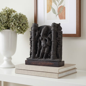 Sculpture Vinayaki |   Réplique d'art de temple hindou du XIXe siècle, représentant une Ganesha féminine rare, provenant d'un musée. - Product Image 2