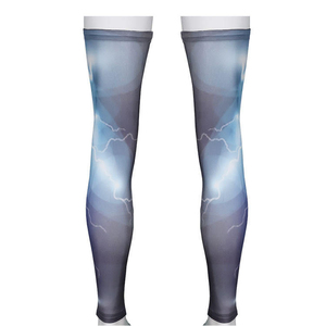 Manchons de compression personnalisés pour les jambes – Fournisseur de vêtements de sport haute performance – Manchons de compression les plus vendus avec protection UV pour le sport - Product Image 1