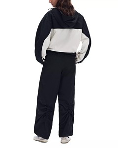 Chaqueta Deportiva Unisex con Capucha y Bloques de Color, Negra y Blanca, Manga Larga, Corte Regular, Deportiva, Impermeable, Ligera, para Primavera - Product Image 2