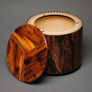 Urna Funeraria de Madera Maciza para Cremación, Acabado en Madera Natural, Duradera, Tamaño Adulto, Redonda, para Cenizas Humanas - Product Image 3