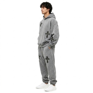 Ensemble de survêtement 2 pièces oversize pour homme, sweat à capuche et pantalon de jogging, avec applique en cuir motif étoile et croix, en polaire, personnalisable, OEM, fabricant grossiste - Product Image 4