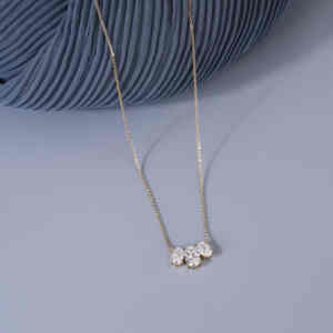 Colgante de Lujo de Plata S925 con Moissanita de Corte Ovalado para Mujer, 2.02 CT, Calidad VS EF, 3 Piedras, Forma Ovalada, Joyería de Oro Amarillo, Regalo - Product Image 3